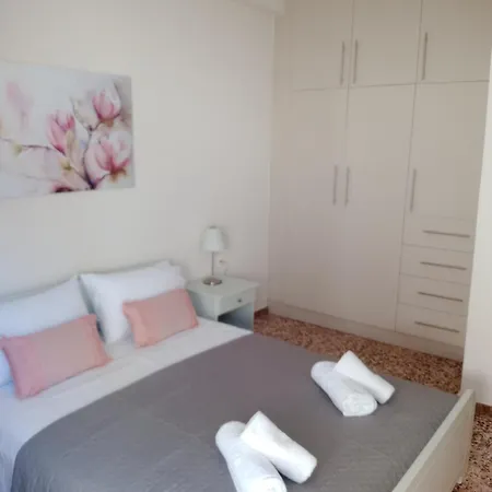 Epidavros Center דירה *