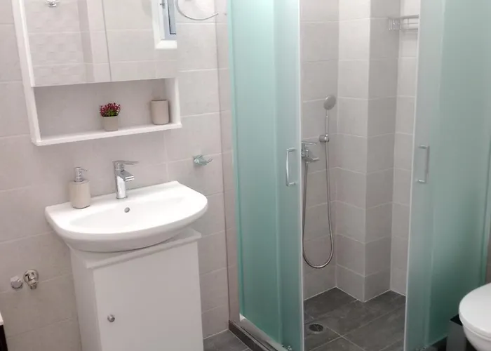 Epidavros Center * Epidaurus